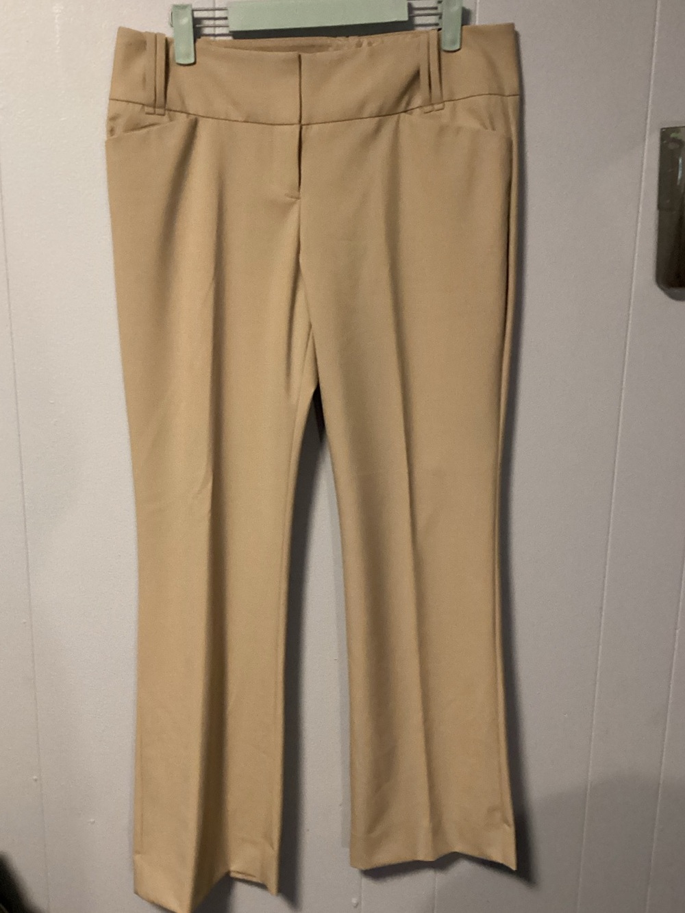 NWT The Limited Women’s Cassidy boot cut fit sits below waist 10 short